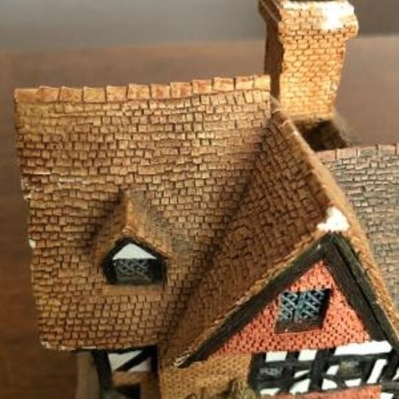 Lilliput Lane Swan Inn Vintage - Picture 3 of 10